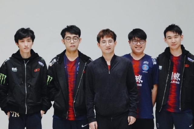 登之间默契 登之间默契